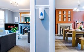 Spacious Modern Chester Home - Great Location